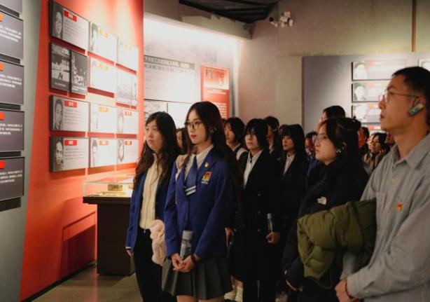 E6ADAA3824216E936E45023BF96AF8CE